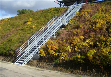 Escalier de talus en acier de 3 à 25 marches