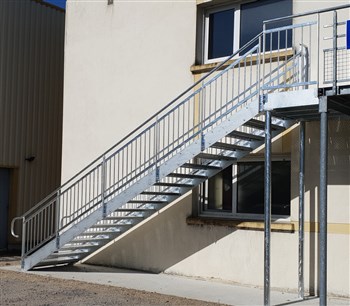 Escaliers droits métalliques